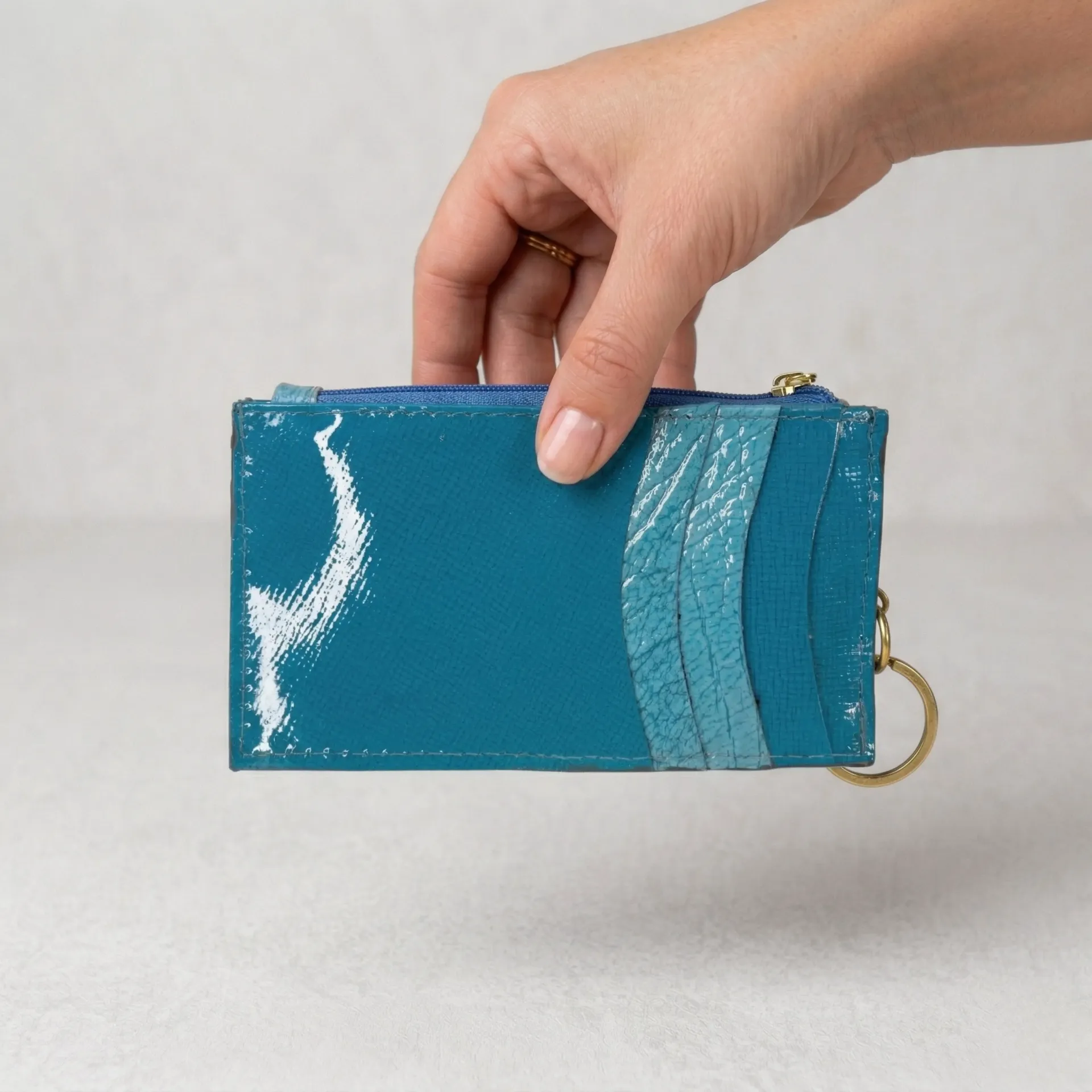 [T1CPAZU] TARJETERO COLGANTE PIEL (AZUL)