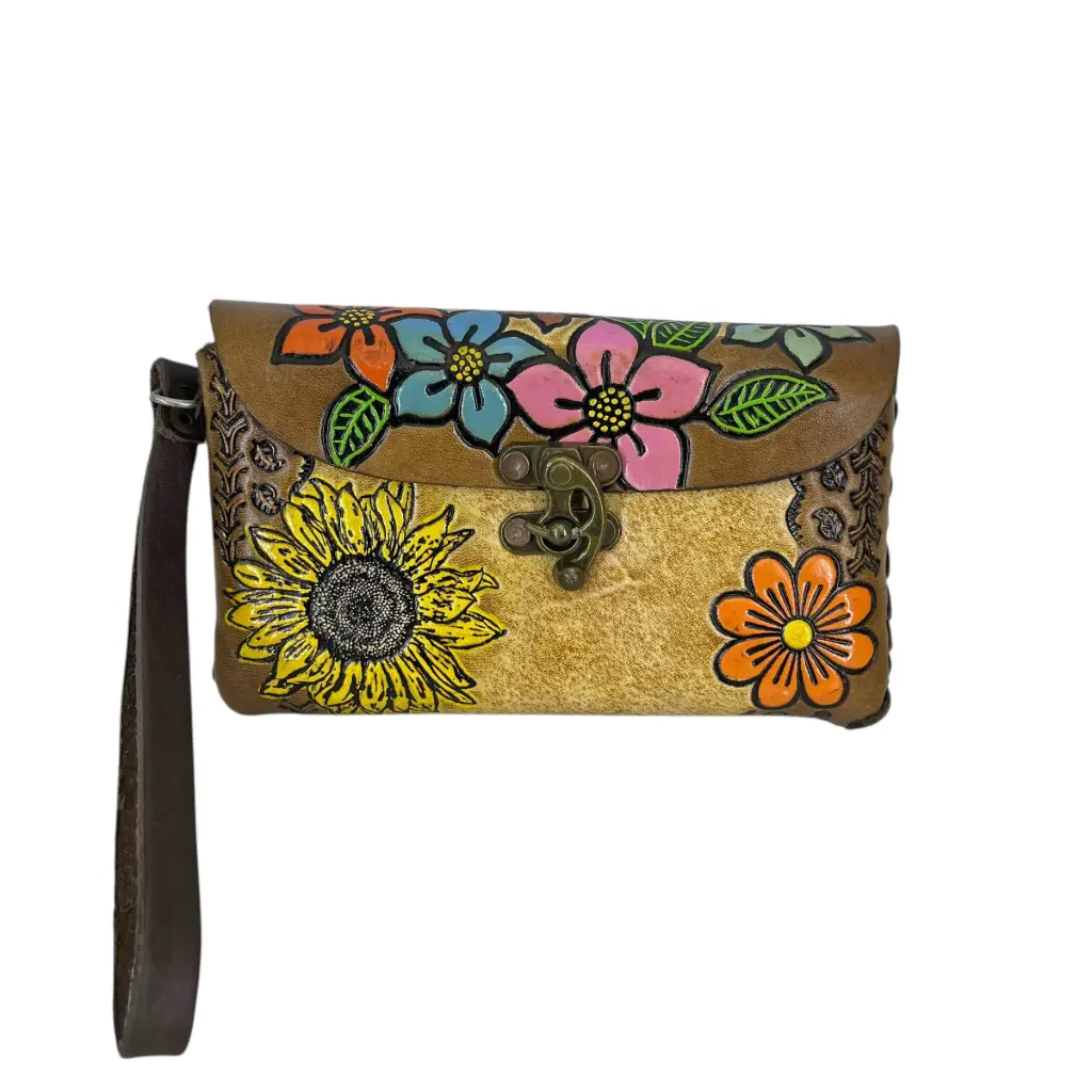 MUÑEQUERA VAQUETA CINCELADA 