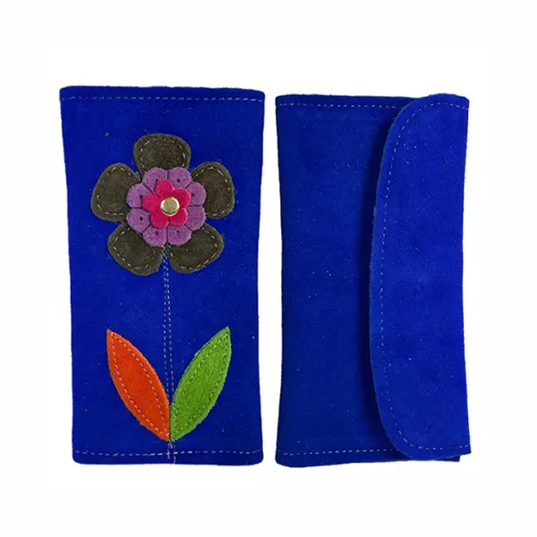 CARTERA PIEL GAMUZA FLOR AZUL REY | bolsasdeleon